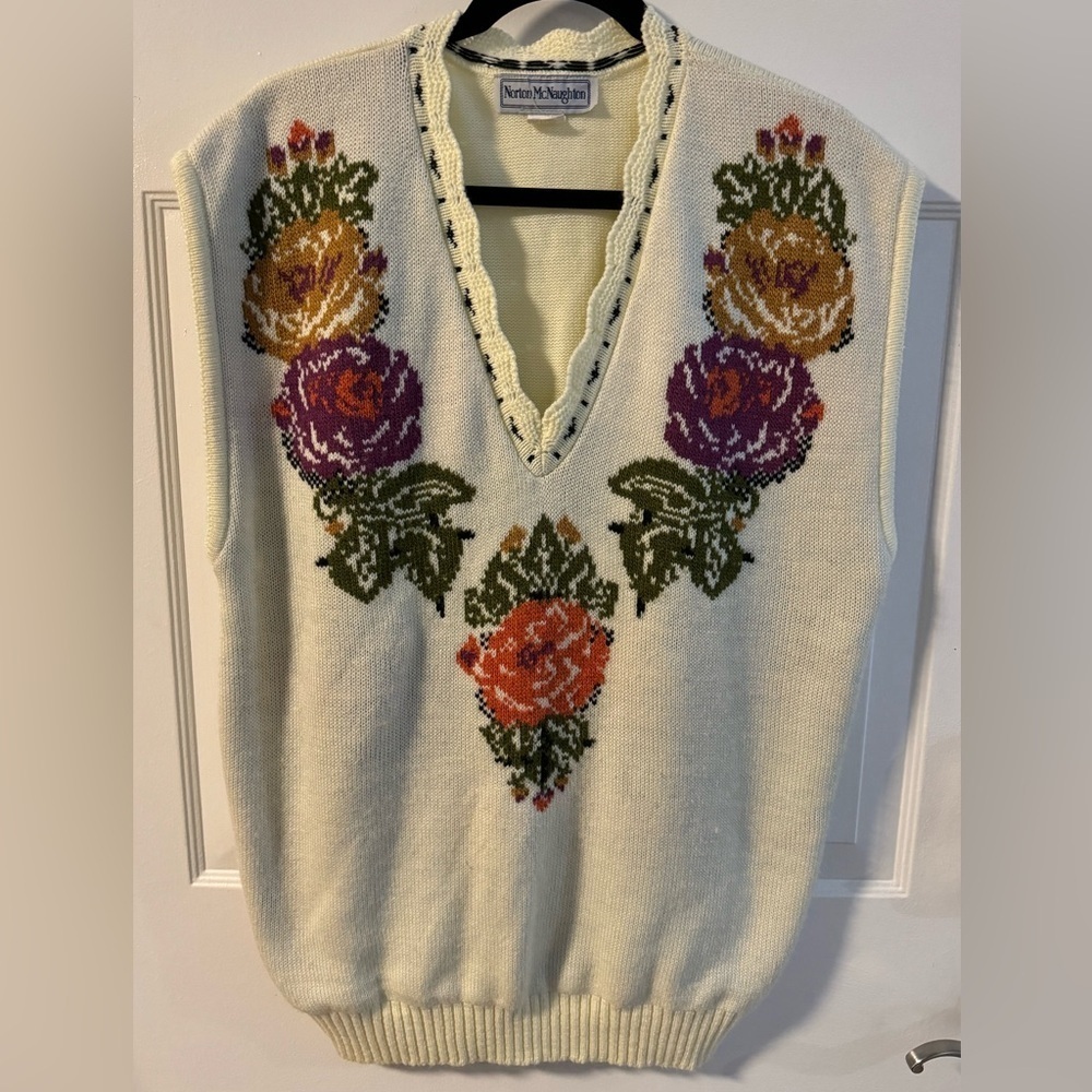 VTG Norton McNaughton Floral Embroidered Sweater Vest 80s Grannycore Teachercore